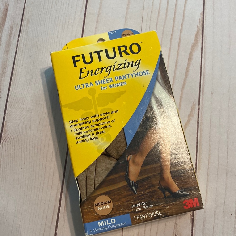 Futuro Sheer Pantyhose Energizing Mild 8-15mm/Hg Nude Medium Brief Cut 71017 New